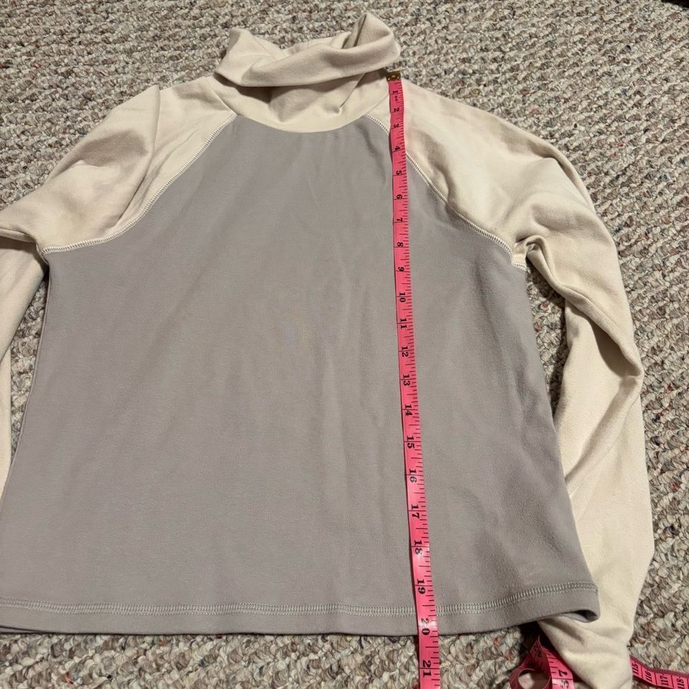 Aritzia Sunday Best Colorblock Turtle Neck Long Sleeve Crop T-Shirt- Size Large - Picture 5 of 8